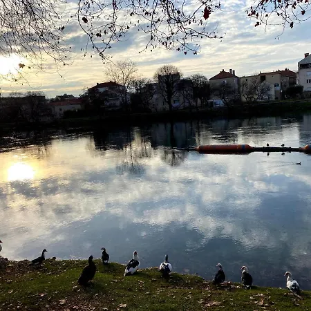 Afrika Διαμέρισμα Τρέμπινιε