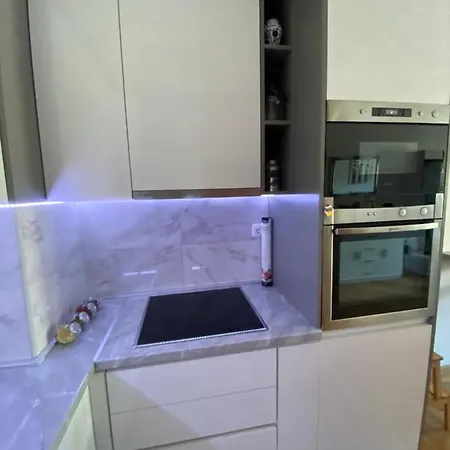 Afrika * Τρέμπινιε