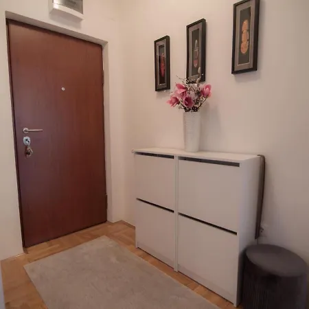 Afrika * Τρέμπινιε