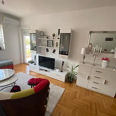 Afrika * Τρέμπινιε