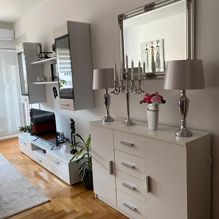 Afrika Διαμέρισμα Τρέμπινιε