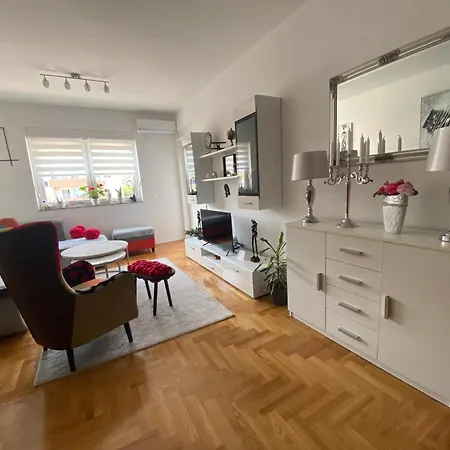 Afrika * Τρέμπινιε