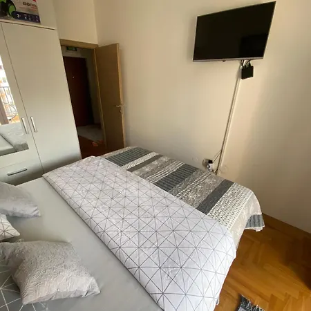 Afrika * Τρέμπινιε